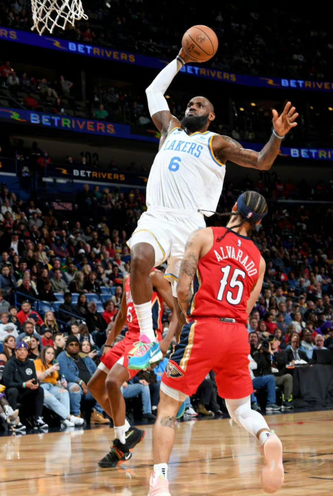 开云官网首页JackeyLove连续七场比赛得分超过逆转，湖人挑战极限！的简单介绍